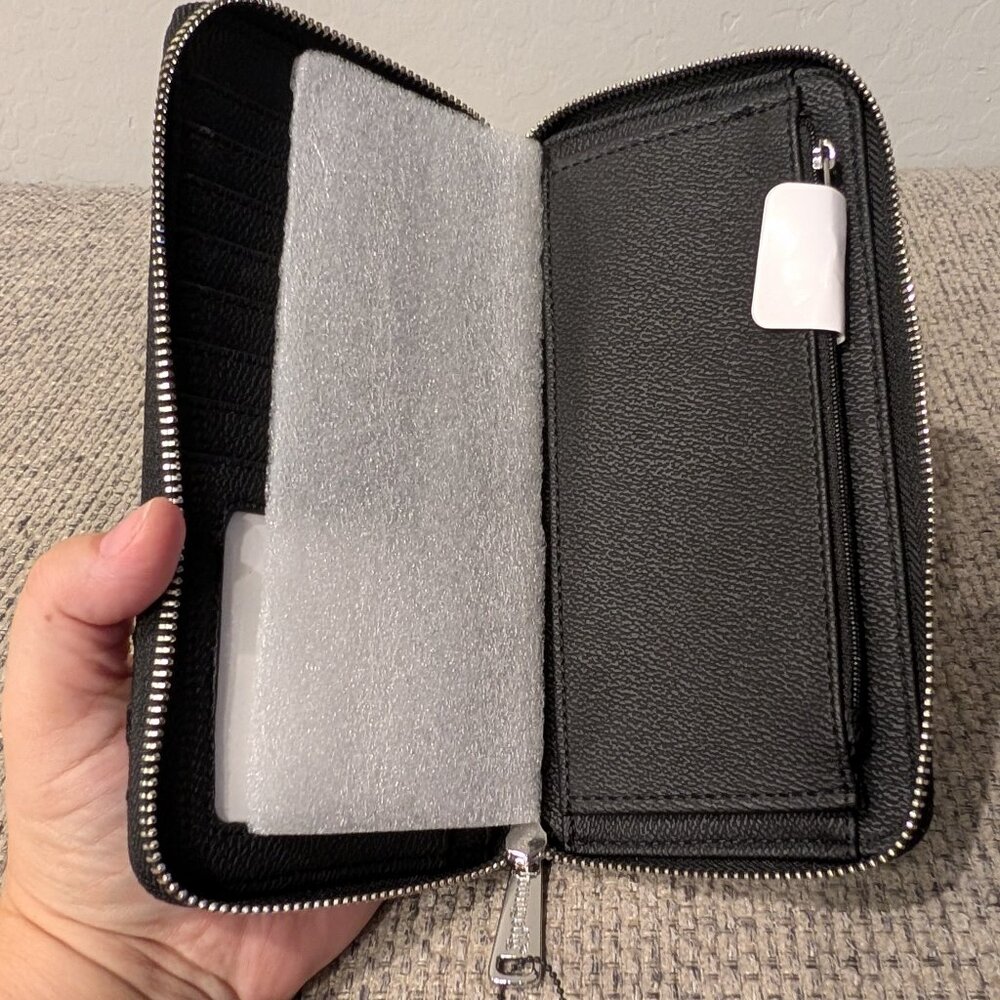 Loungefly Venom Zip Around Wallet - Marvel - Picture 4 of 6